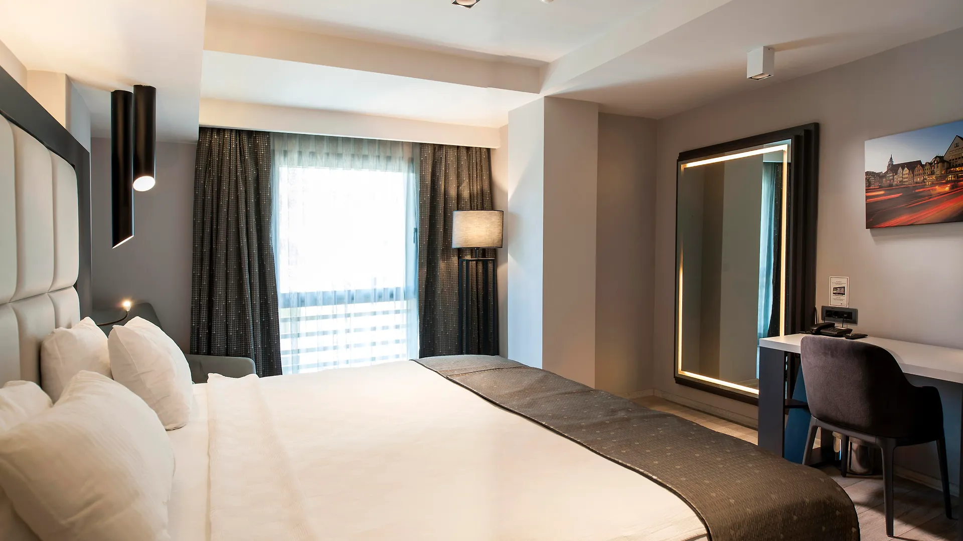 Smart Hotel Izmir 4*,
